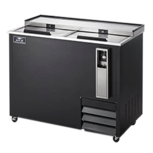 Arctic Air AUB50R Bottle Cooler 49 1/2" – 13.7 Cu. Ft. Black Horizontal Commercial Beverage Cooler