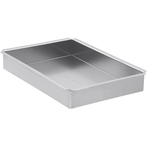 Rectangular nonstick cake pan for cheesecakes and layer cakes