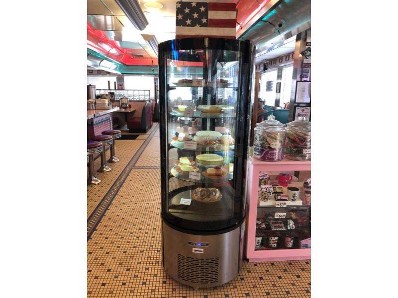 Omcan RS-CN-0400-R 27″ Circular Floor Refrigerated Showcase with 14.1 cu.ft./400 L Capacity