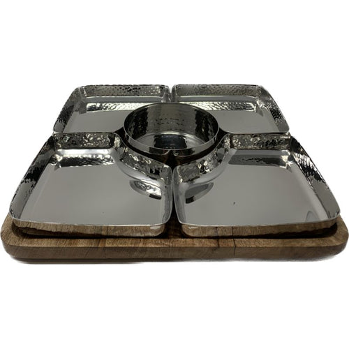 Square chip and dip platter with 4 compartments and wood base