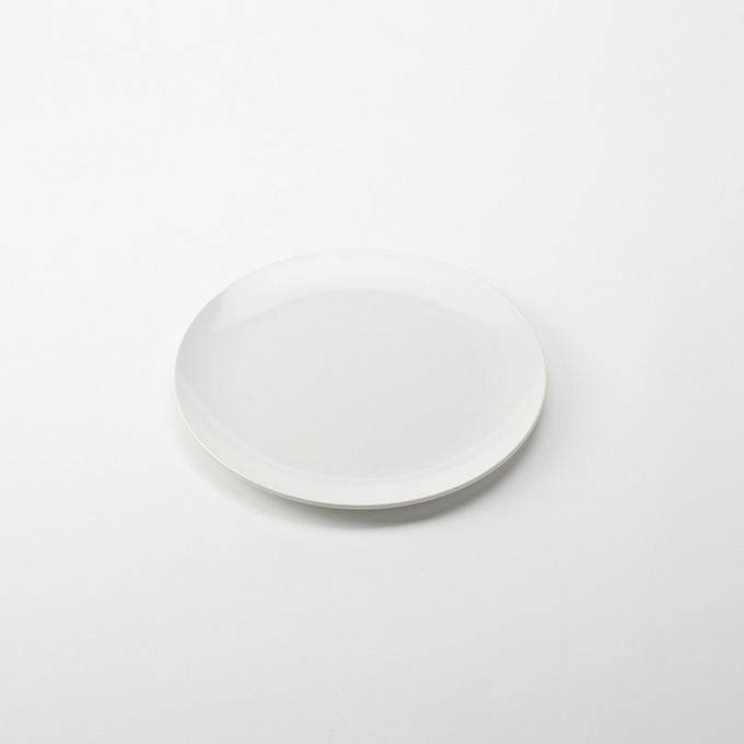 American MetalCraft melamine pizza plate with curved edges in bright white