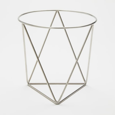 American MetalCraft modern pizza stand with hollow geometric base