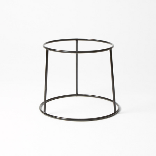 Rubber-coated steel stand for elevated food presentation in restaurants