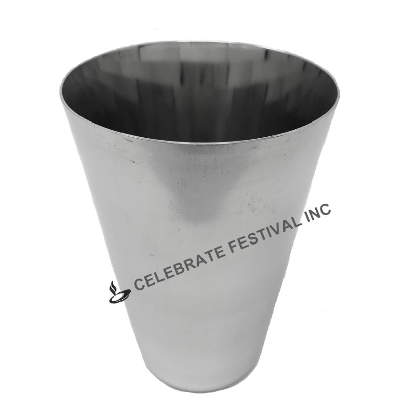 Stainless steel drinking glass with rolled rim