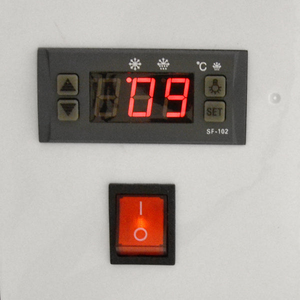 Omcan RS-CN-0043-SC 45″ Refrigerated Sushi Showcase with Curved Glass and 1.5cu.ft. / 42L Capacity – 110V, 180W