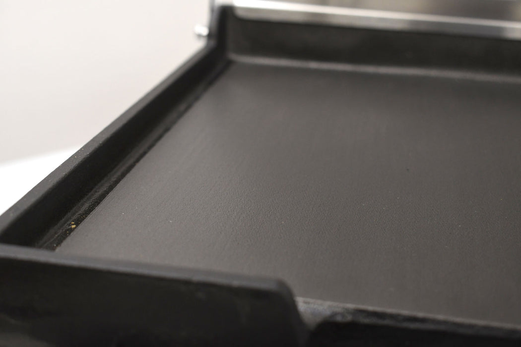 Omcan PG-CN-0679-F Single Panini Grill with Smooth Plates – 12″ x 15″ Cooking Surface – 120V, 1800W